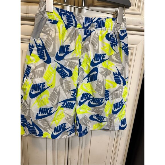 Nike Boys Standard Fit Woven All Over Print  Sportswear Shorts Blue Volt Medium - Picture 1 of 7
